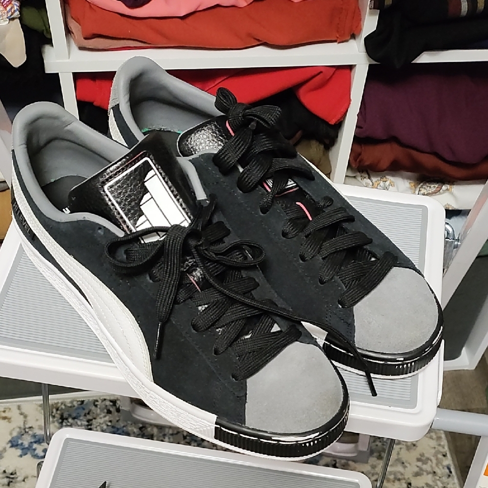 Puma Men's Black and White Sneakers